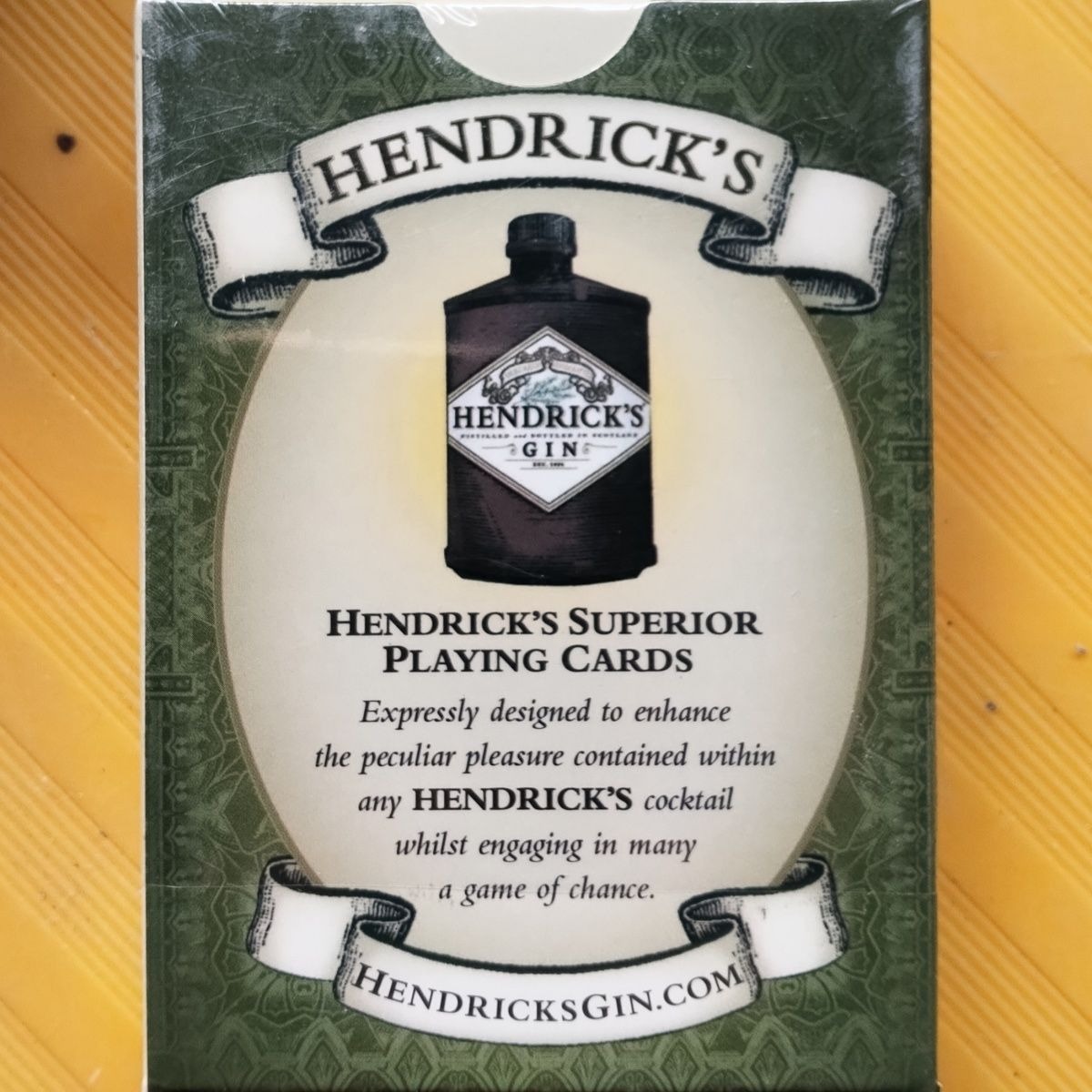 Full 52-card Deck Hendrick's G - огляд і ціна Cocktail Recipe Book